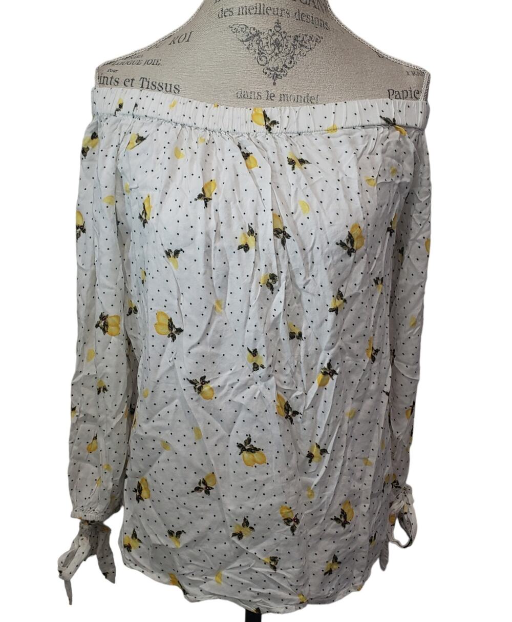 Truly 4 You Lemon Print Cold Shoulder High Low Long Sleeved Shirt | Size Medium
